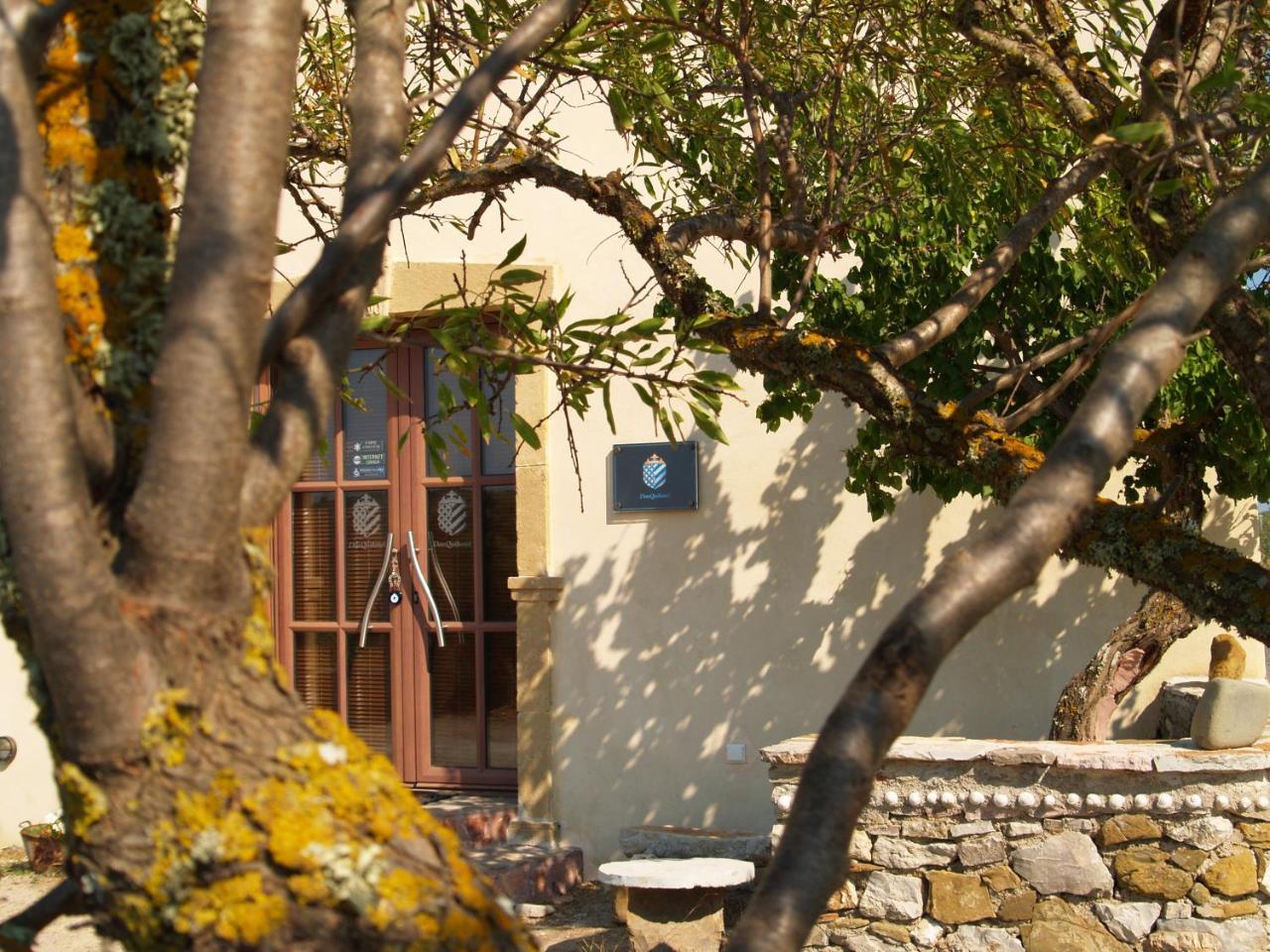 Donquihotel Chalet Karvounades Екстериор снимка